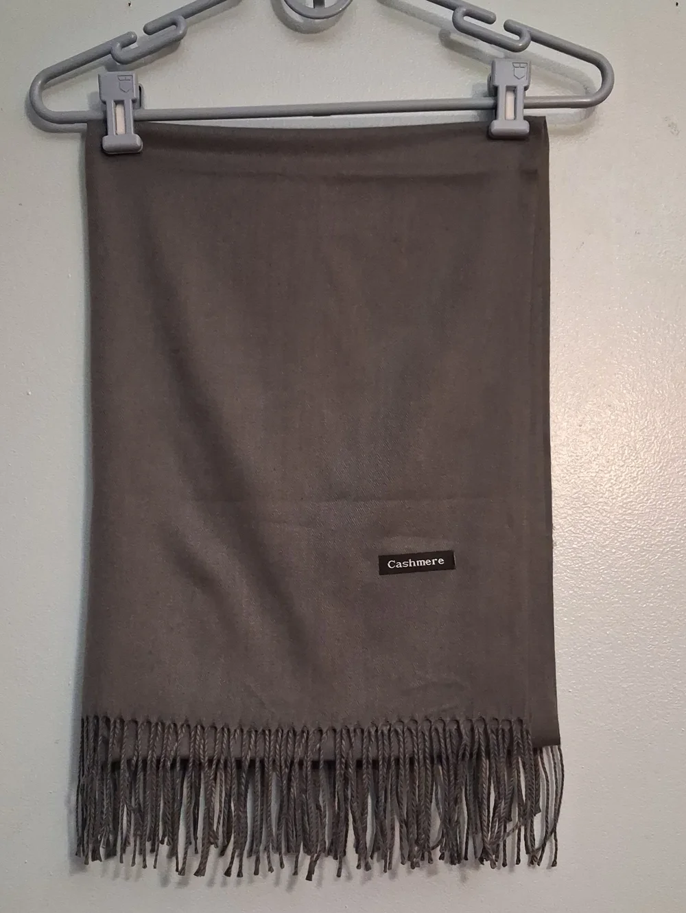 Cashmere Gray With Fringe Scarf